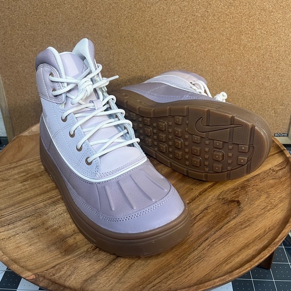 Nike ACG
Woodlands 2 GS
Brand new
Light violet ore/platinum/gum brown phantom - Picture 3 of 10